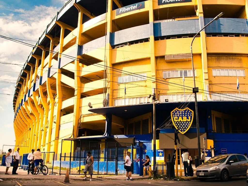 The intense atmosphere of La Bombonera