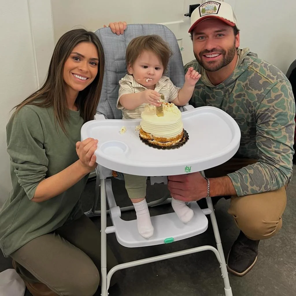 Taylor Frankie Paul and Dakota Mortensen celebrating a baby's first birthday.